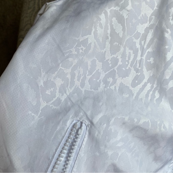 White Zyia Bomber Leopard Jacket Size Small - Picture 2 of 6